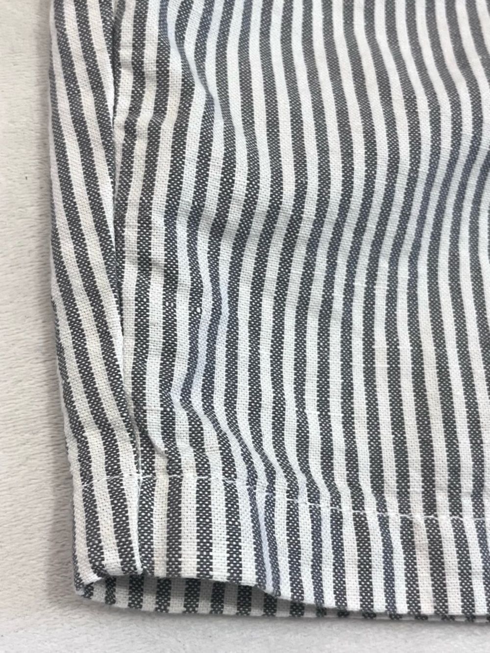 GAP Women’s Men’s Unisex Gray & White Striped 8” Cotton Shorts Size 30 w Pockets - Picture 4 of 16